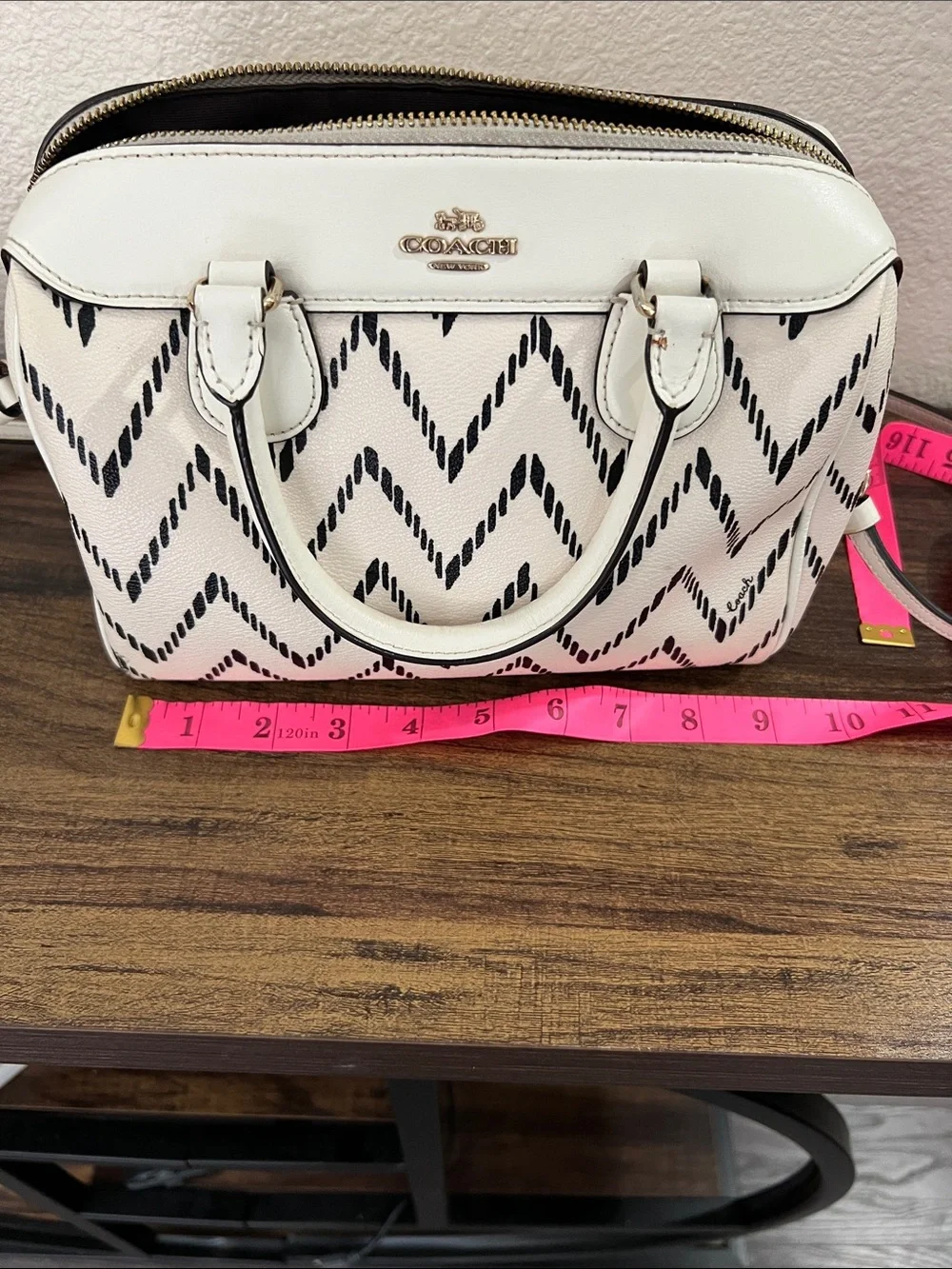 Coach White and Black Chevron Mini Bennett (F49055)